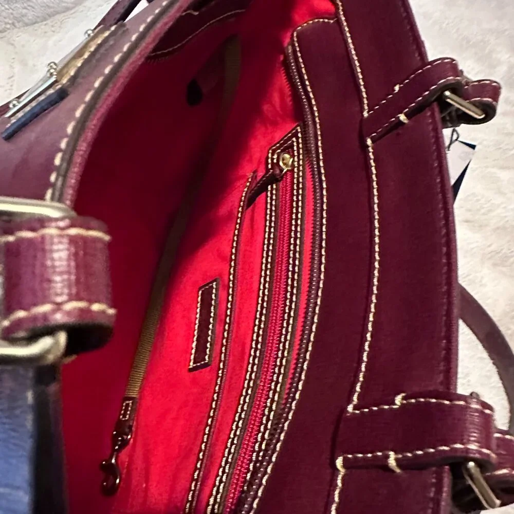 Dooney & Bourke - Picture 6 of 6